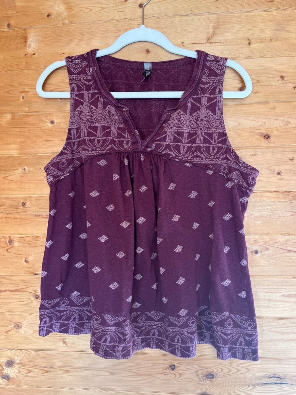 Denver Hayes Summer Burgundy Sleeveless top Size L